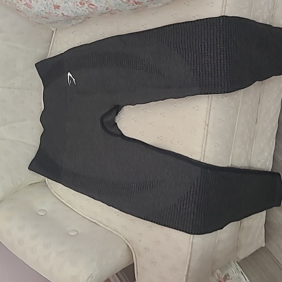 Gym Shark Leggings - Picture 1 of 2